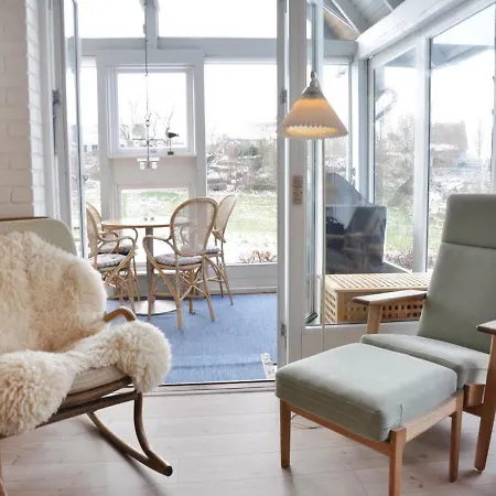 Three-bedroom Holiday In * Asperup
