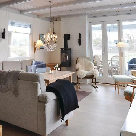 Tatil Evi Three-bedroom Holiday In *