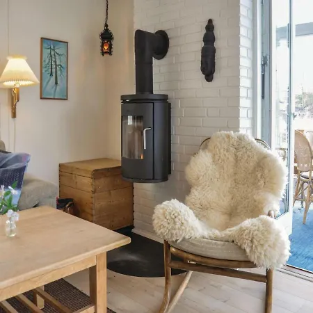 Three-bedroom Holiday In * Asperup